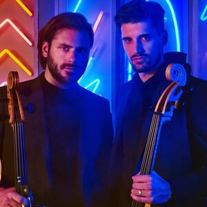 2CELLOS